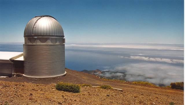 Mercator Telescope on La Palma in 2005, by Erik Bryssinck